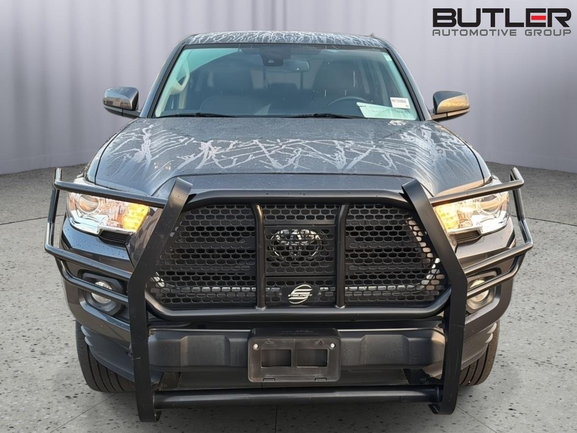 Used 2020 Magnetic Gray Metallic Toyota SR5 V6 image 9