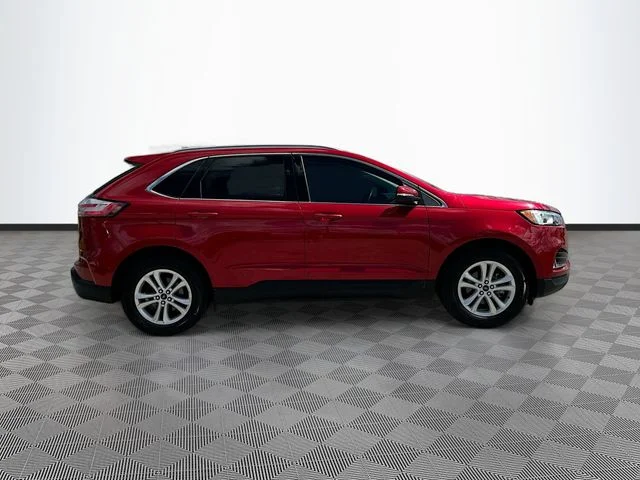 Used 2020 Red Ford SEL image 4