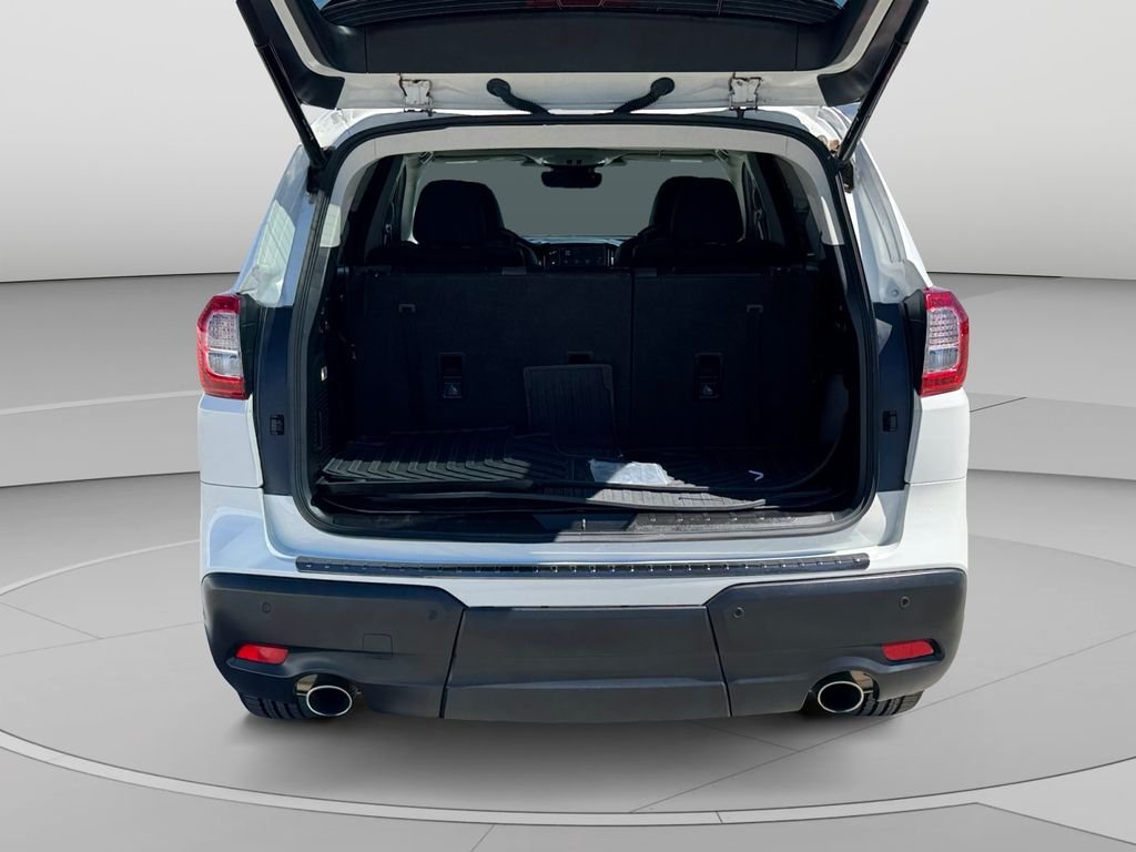 Used 2025 Crystal White Pearl Subaru Onyx Edition image 24