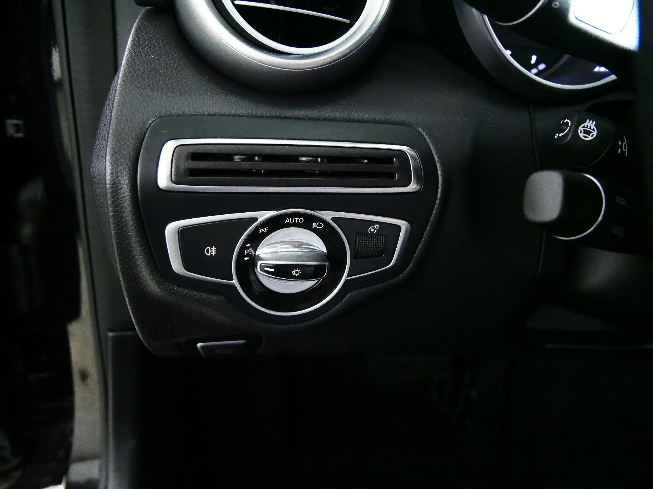 Used 2016 Black Mercedes-Benz C 300 image 26
