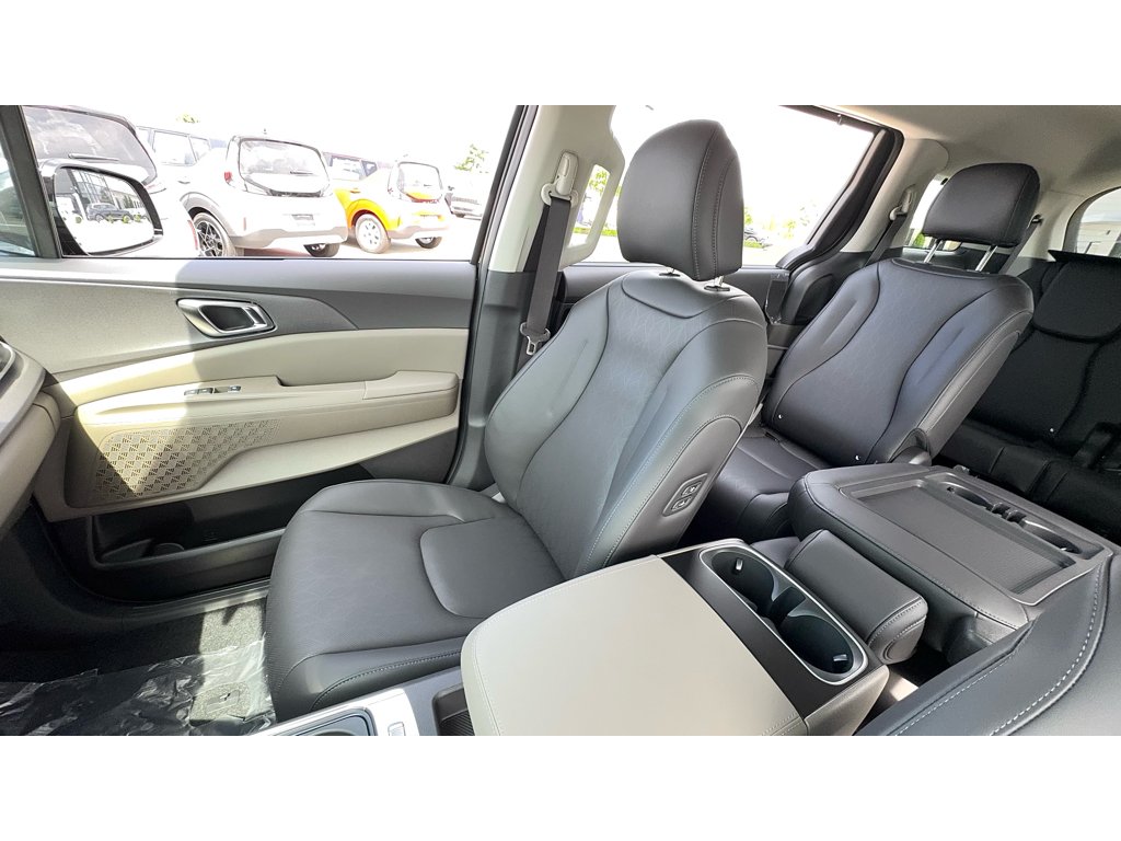New 2026 Aurora Black Pearl Kia EX image 8