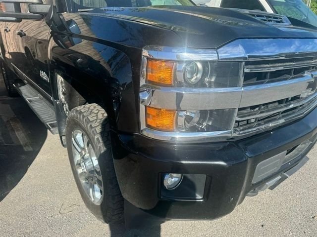 Used 2019 Black Chevrolet High Country image 5