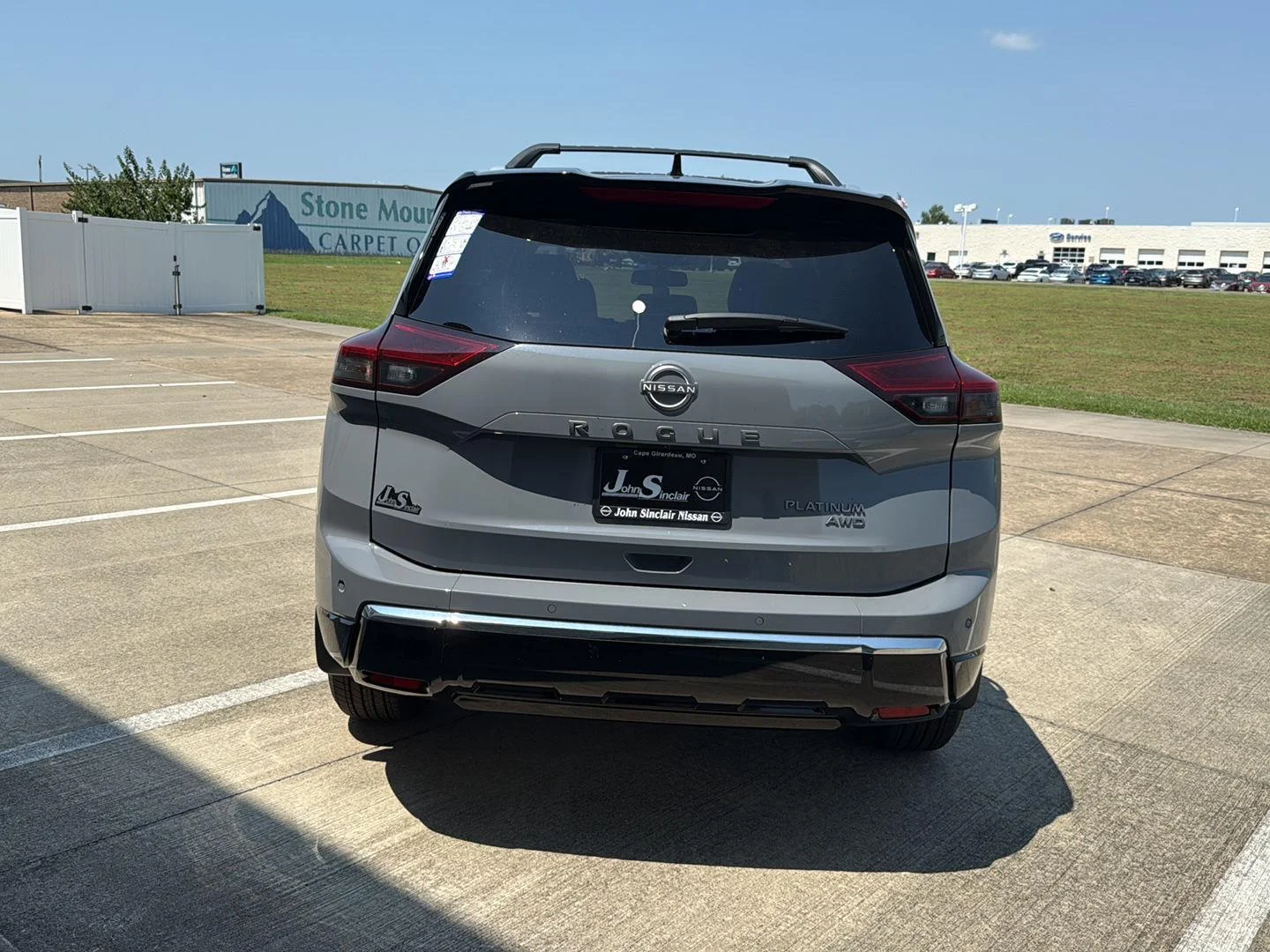 New 2026 Boulder Gray Pearl/Super Black Nissan Platinum image 6