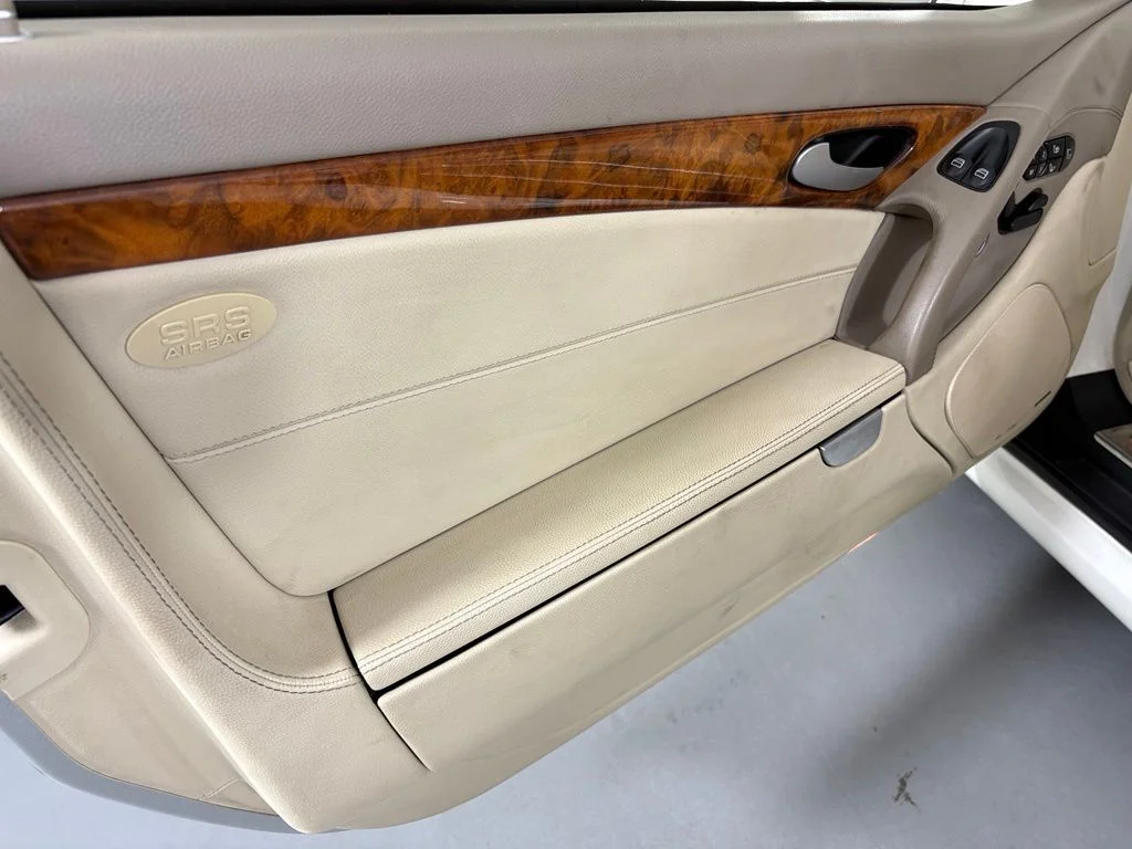 Used 2009 Diamond White Metallic Mercedes-Benz SL 550 image 13