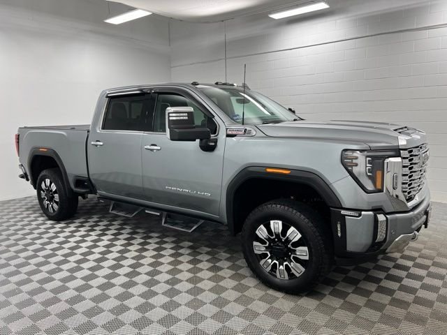 Used 2024 Silver GMC Denali image 4