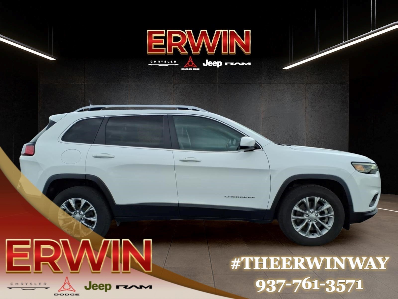 Used 2021 Bright White Clear Coat Jeep Latitude Lux image 8