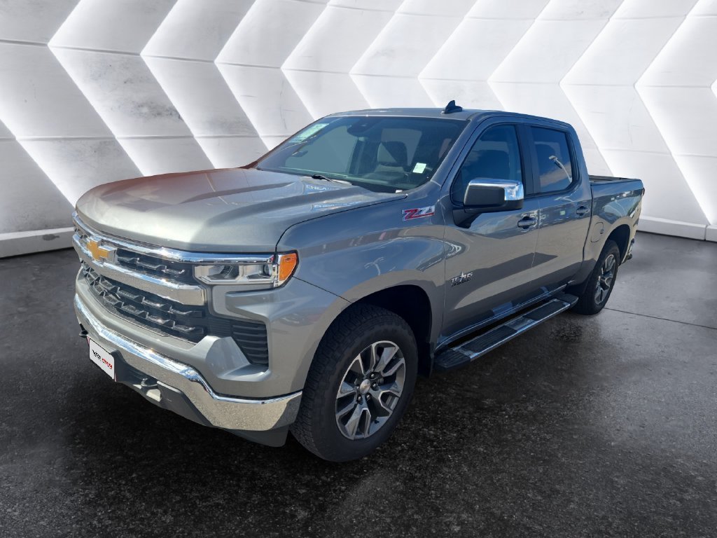 Used 2026 Gray Chevrolet LT image 3
