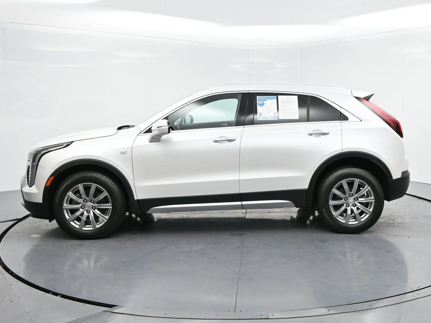 Used 2023 Crystal White Tricoat Cadillac Premium Luxury image 4