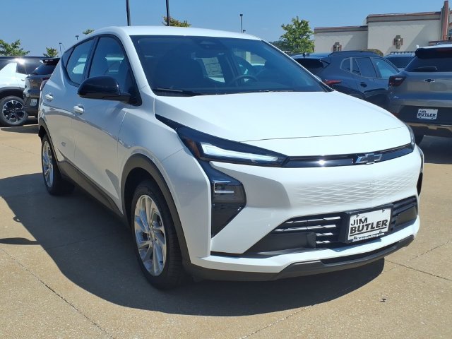 New 2027 Summit White Chevrolet LT image 20