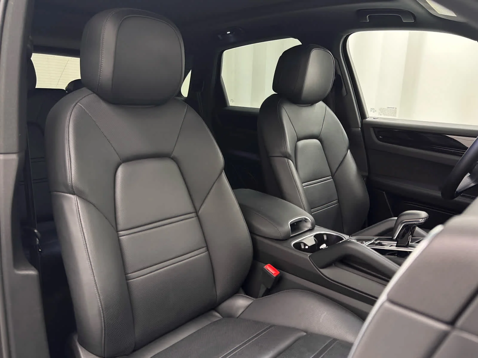 Used 2021 White Porsche  image 19