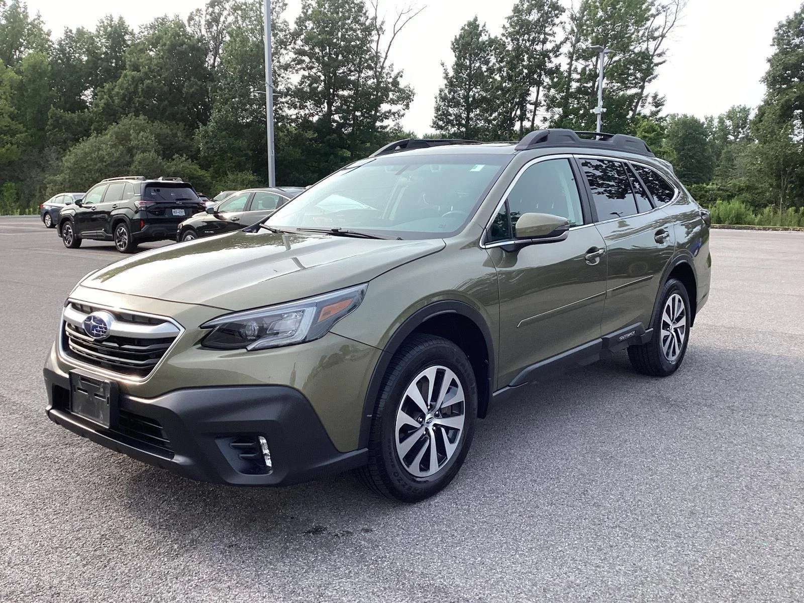 Used 2022 Autumn Green Metallic Subaru Premium image 3
