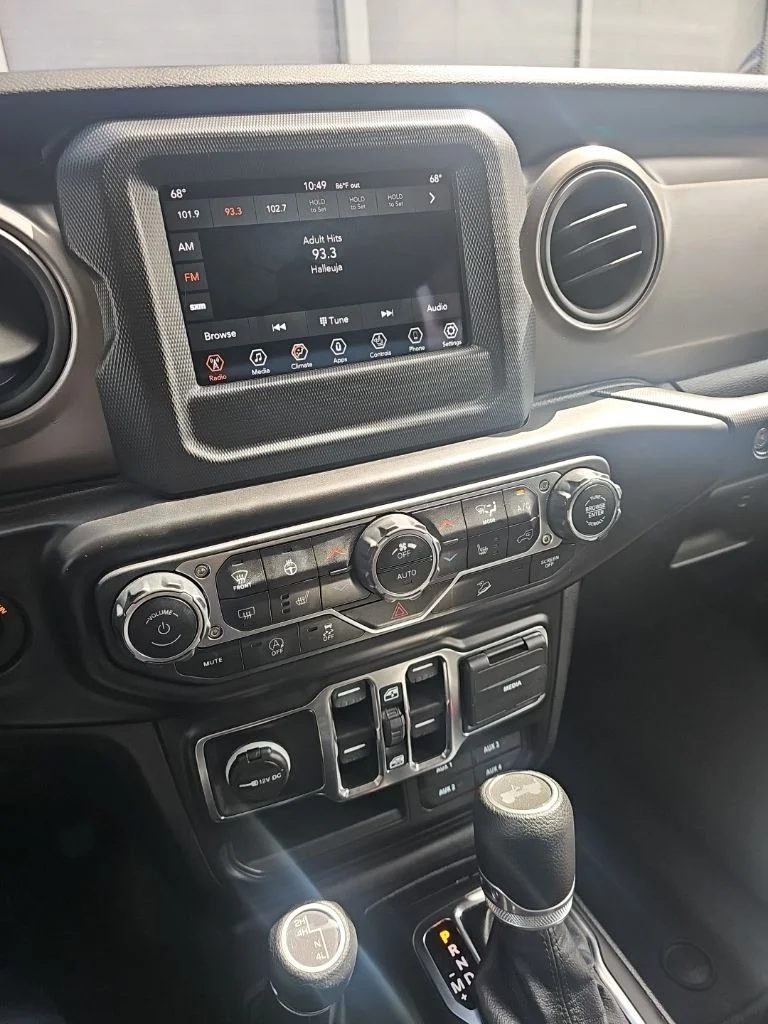 Used 2021 Green Jeep Unlimited Sport S image 12