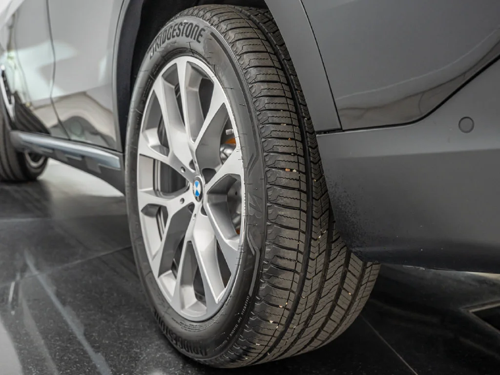 Used 2024 Black Sapphire Metallic BMW xDrive40i image 59