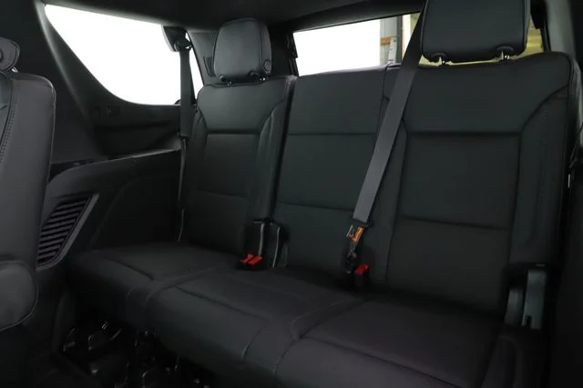 Used 2023 White GMC Denali image 31