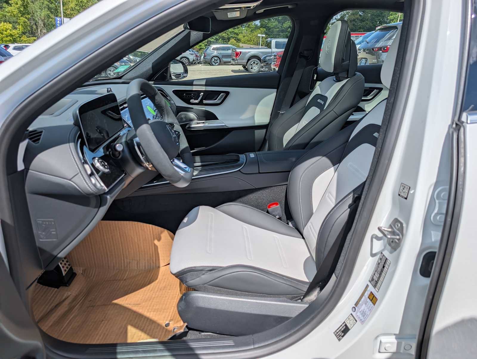 New 2027 MANUFAKTUR Moonlight White Metallic Mercedes-Benz AMG® E 53 Hybrid Sedan image 4