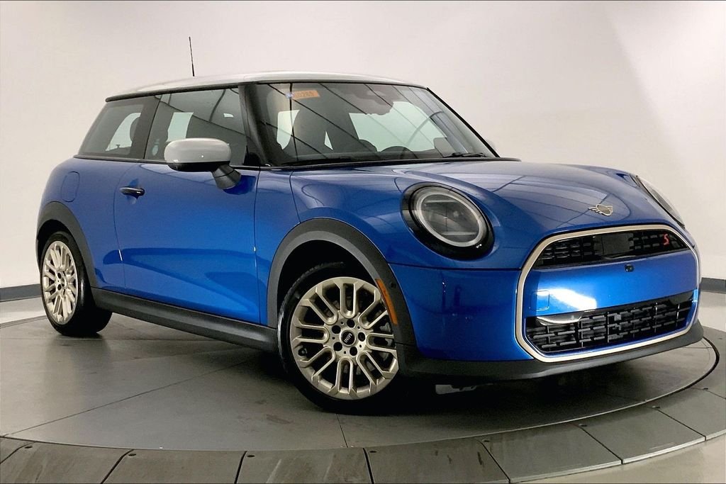 Certified Used 2025 Icy Sunshine Blue Metallic MINI  image 33