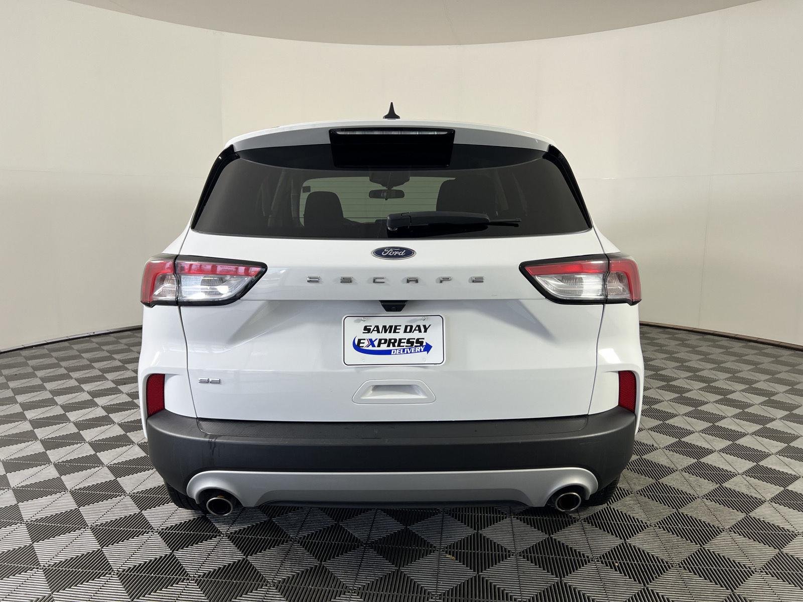 Used 2022 Wh Ford SE image 23