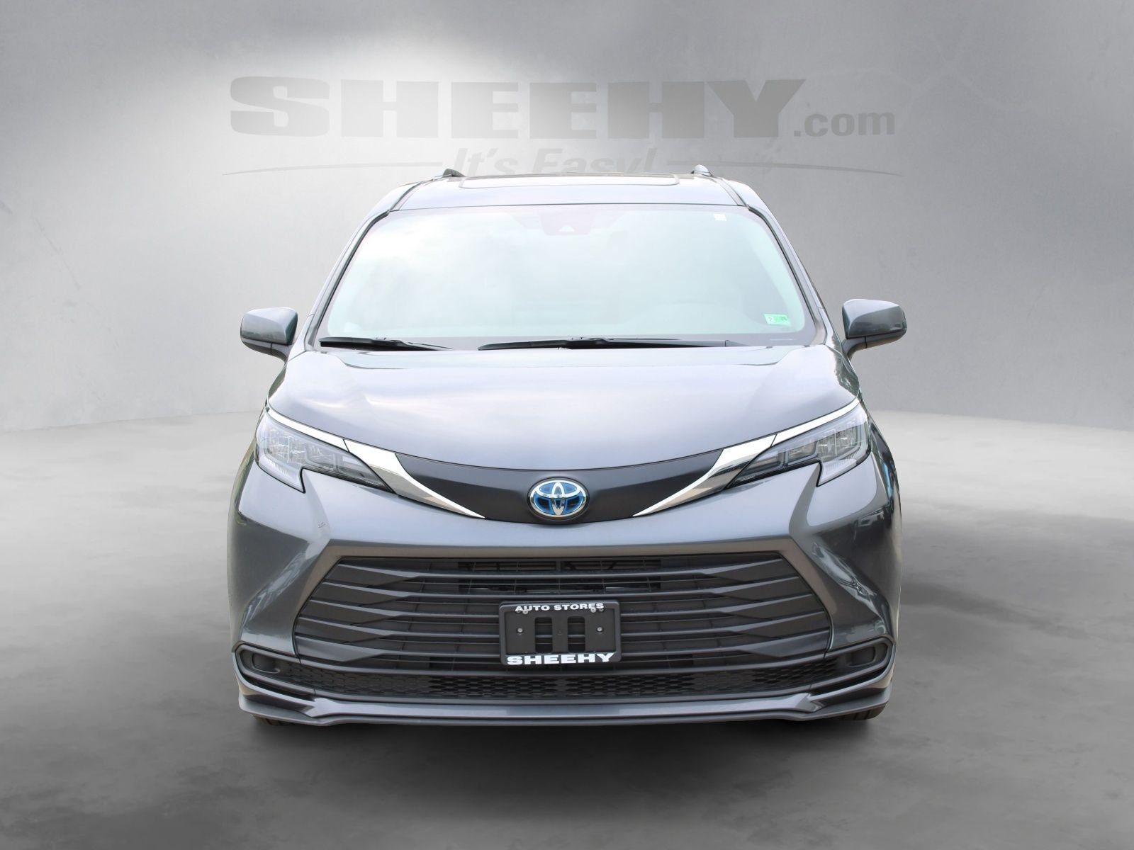 Used 2025 Gray Toyota LE image 18