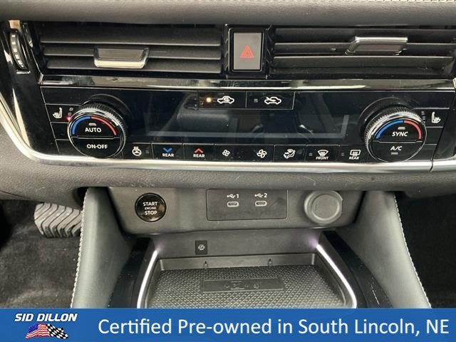 Used 2025 Champagne Silver Metallic/Super Black Nissan Platinum image 12