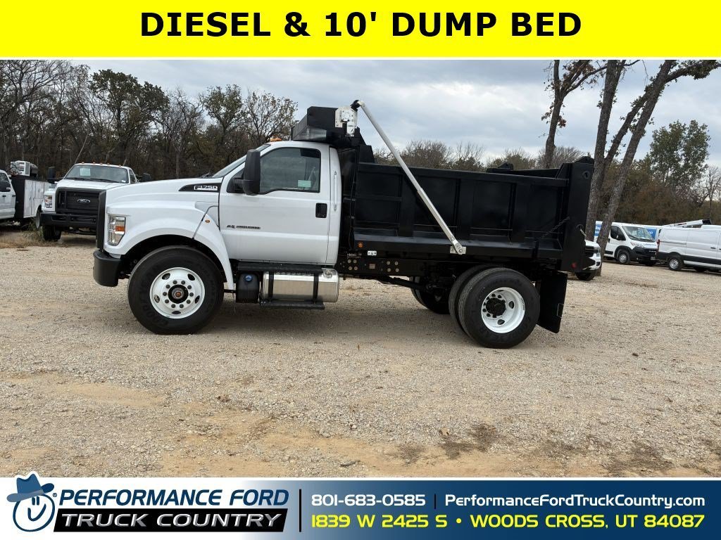 New 2025 Oxford White Ford Base image 1