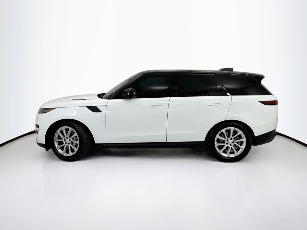 Used 2024 Fuji White Land Rover SE image 8