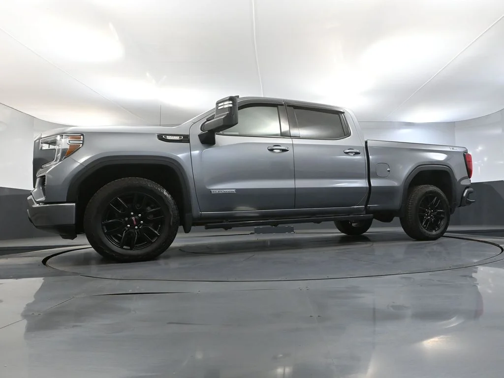 Used 2021 Silver GMC Elevation image 58
