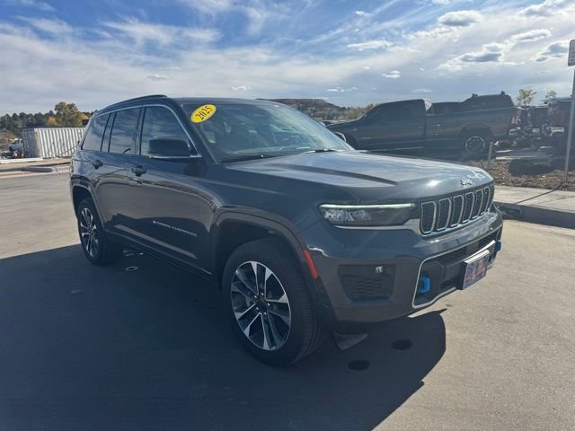 Used 2025 Gray Jeep Overland 4xe image 8