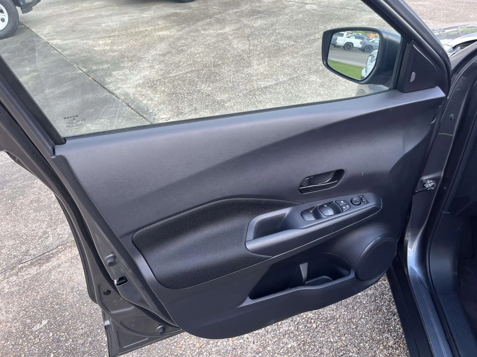 2025 Nissan KICKS PLAY Base - Photo 8