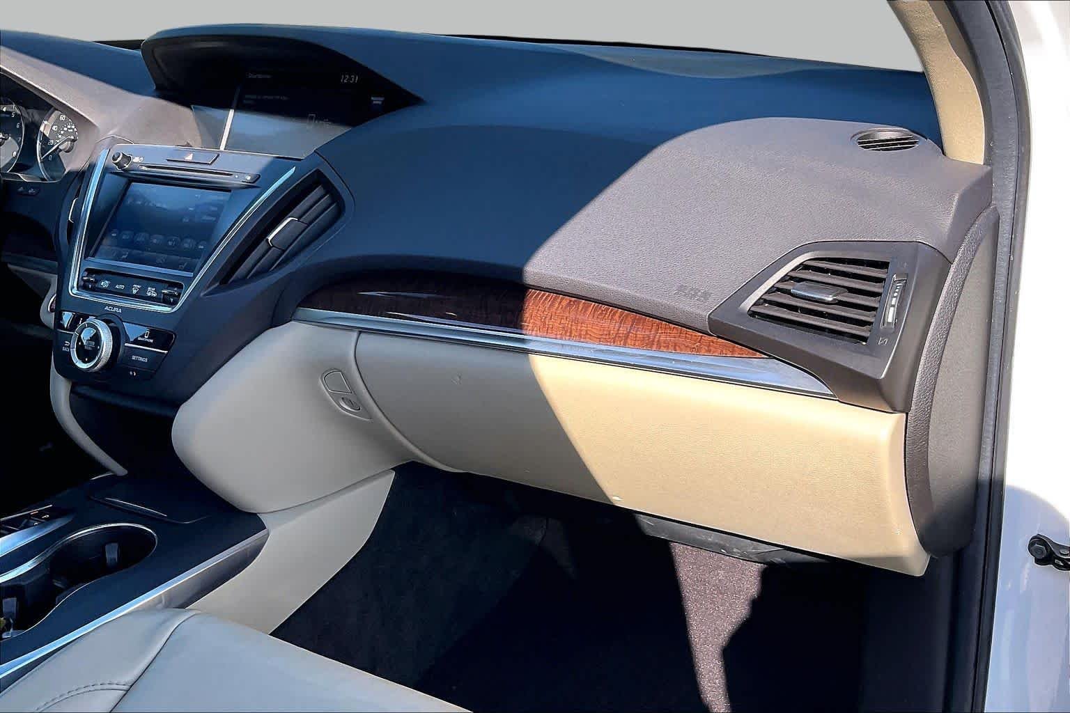 Used 2020 Platinum White Pearl Acura  image 18