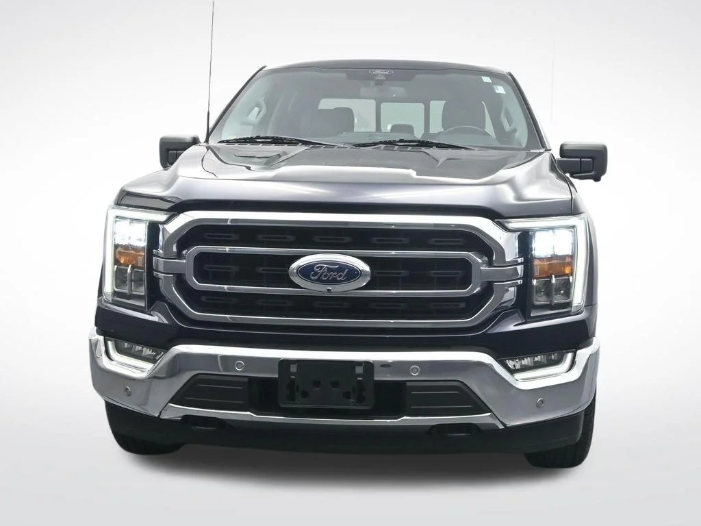 Certified Used 2022 Blue Metallic Ford XLT image 2