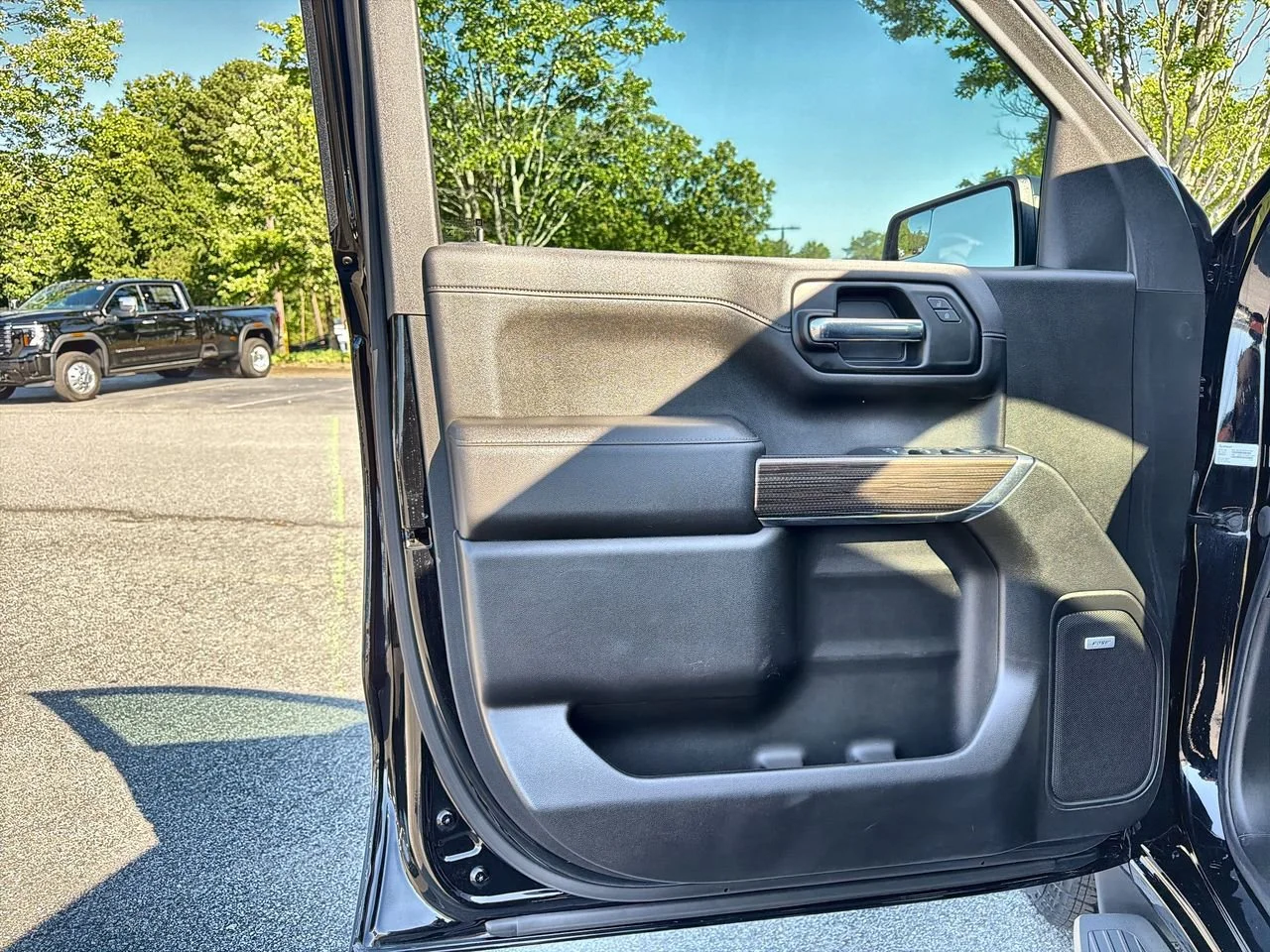 Used 2022 Black Chevrolet RST image 18
