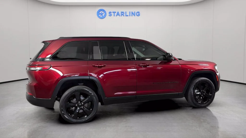 Used 2023 Red Jeep Limited 4x2 image 10