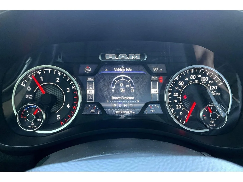 Used 2024  Ram Laramie image 14