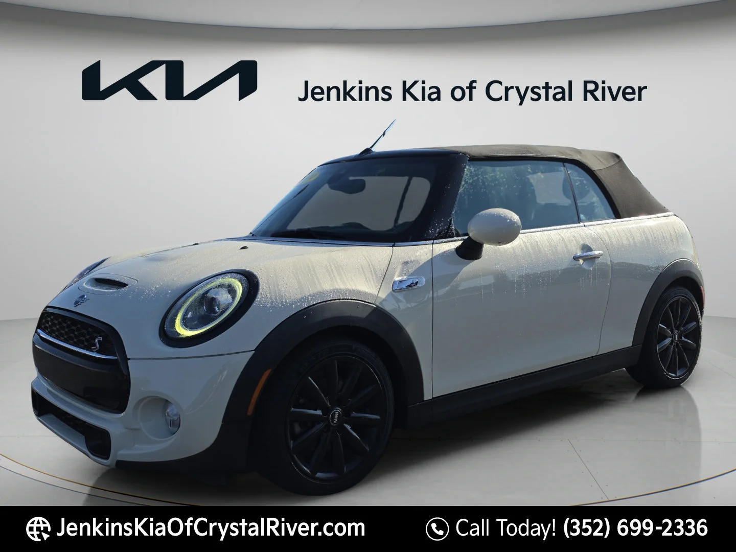 Used 2019 Pepper White MINI Cooper S image 10