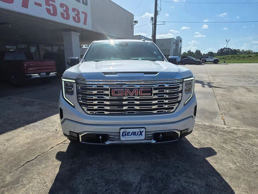Used 2024 White GMC Denali image 11