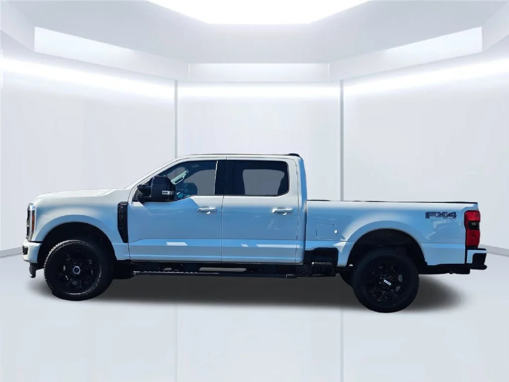 New 2027 Glacier Gray Metallic Tri-Coat Ford F-250® Lariat® image 18