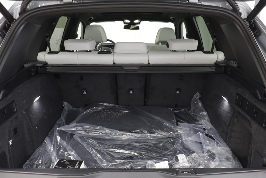 New 2026 Skyscraper Grey Metallic BMW xDrive40i image 18