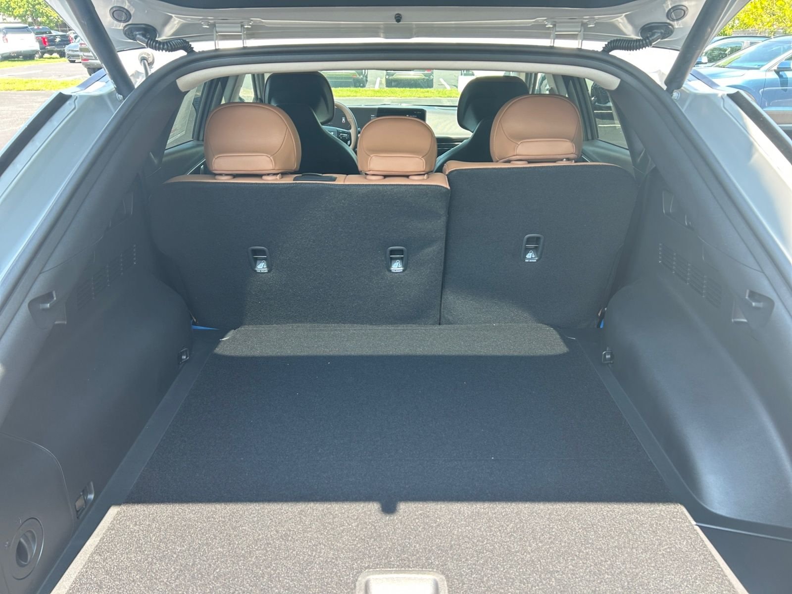 New 2026 Wolf Gray Kia WIND image 16