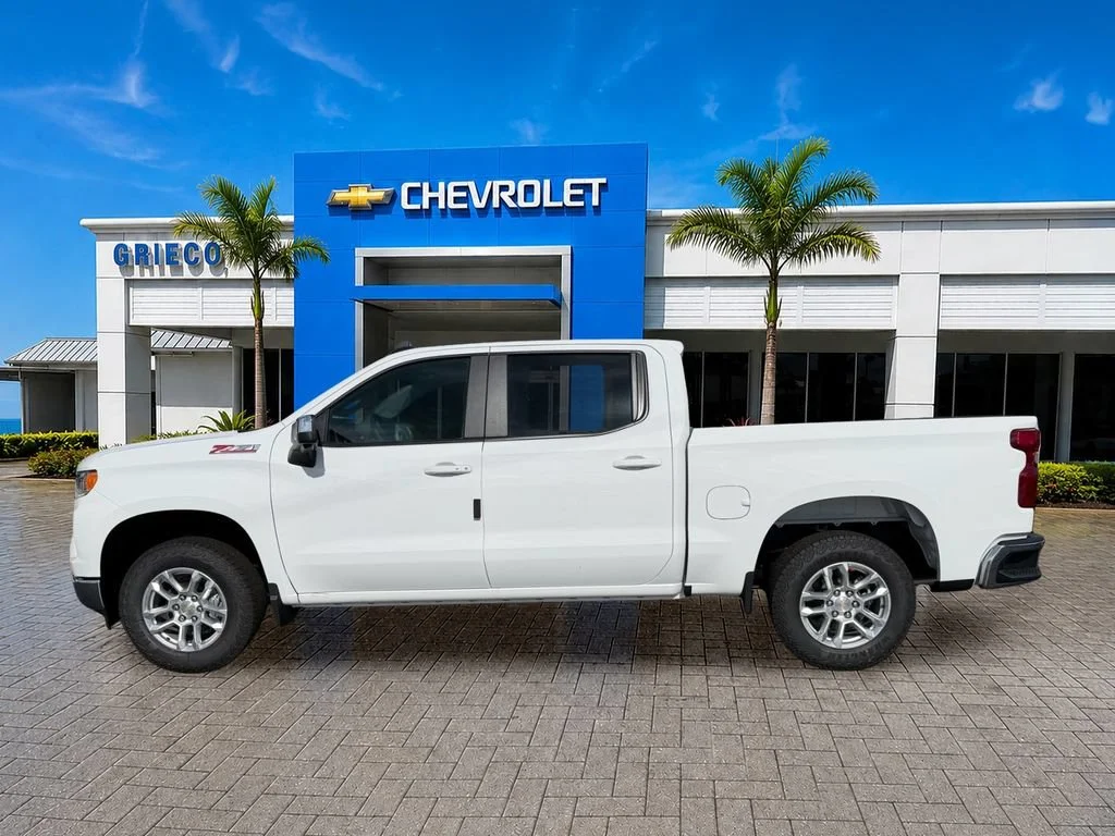 New 2026 Summit White Chevrolet LT image 4