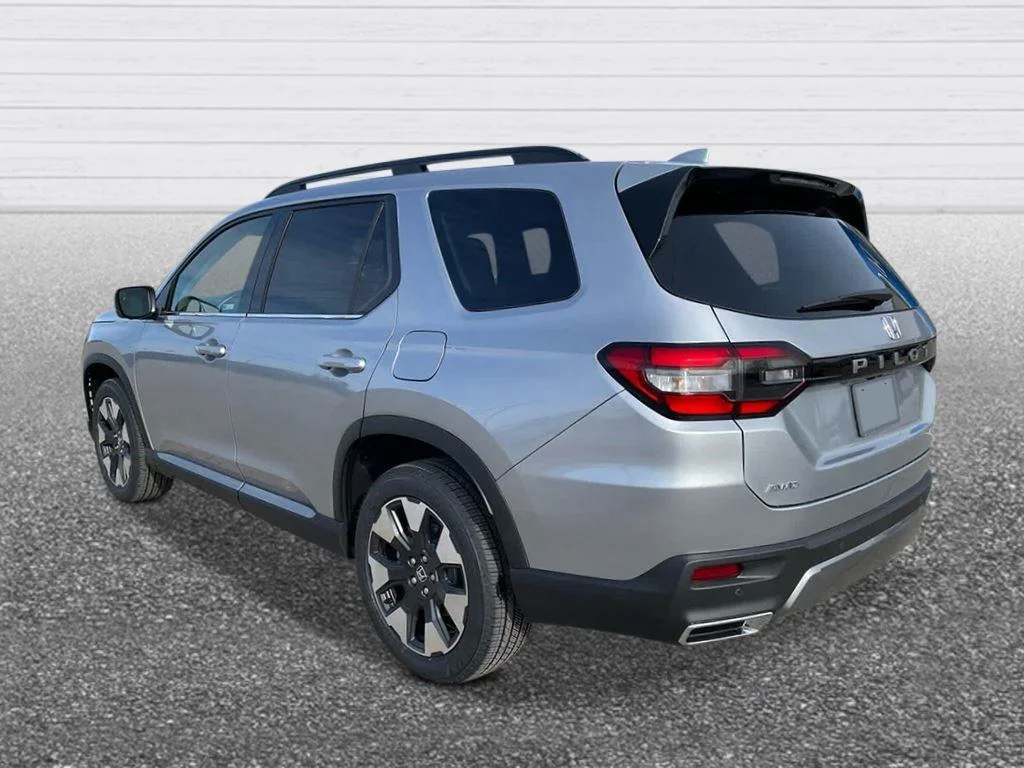 New 2026 Solar Silver Metallic Honda Touring image 3