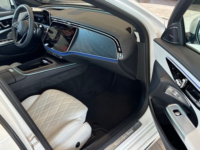 New 2026 MANUFAKTUR Moonlight White Metallic Mercedes-Benz E 350 image 20