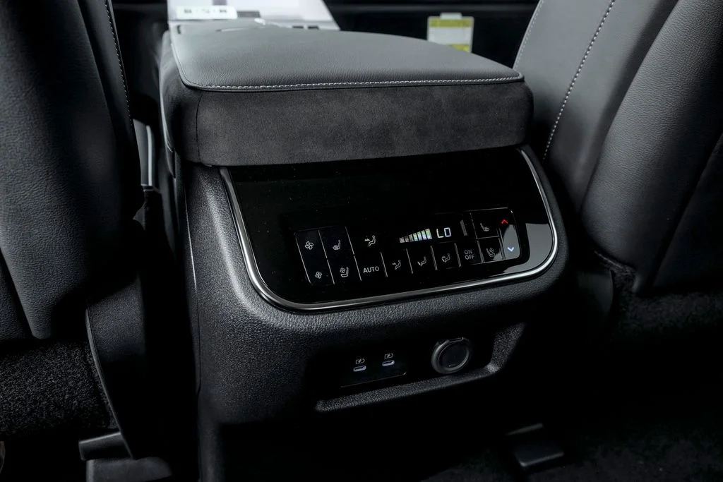 New 2027 BLACK OBSIDIAN INFINITI Luxe 4WD image 19