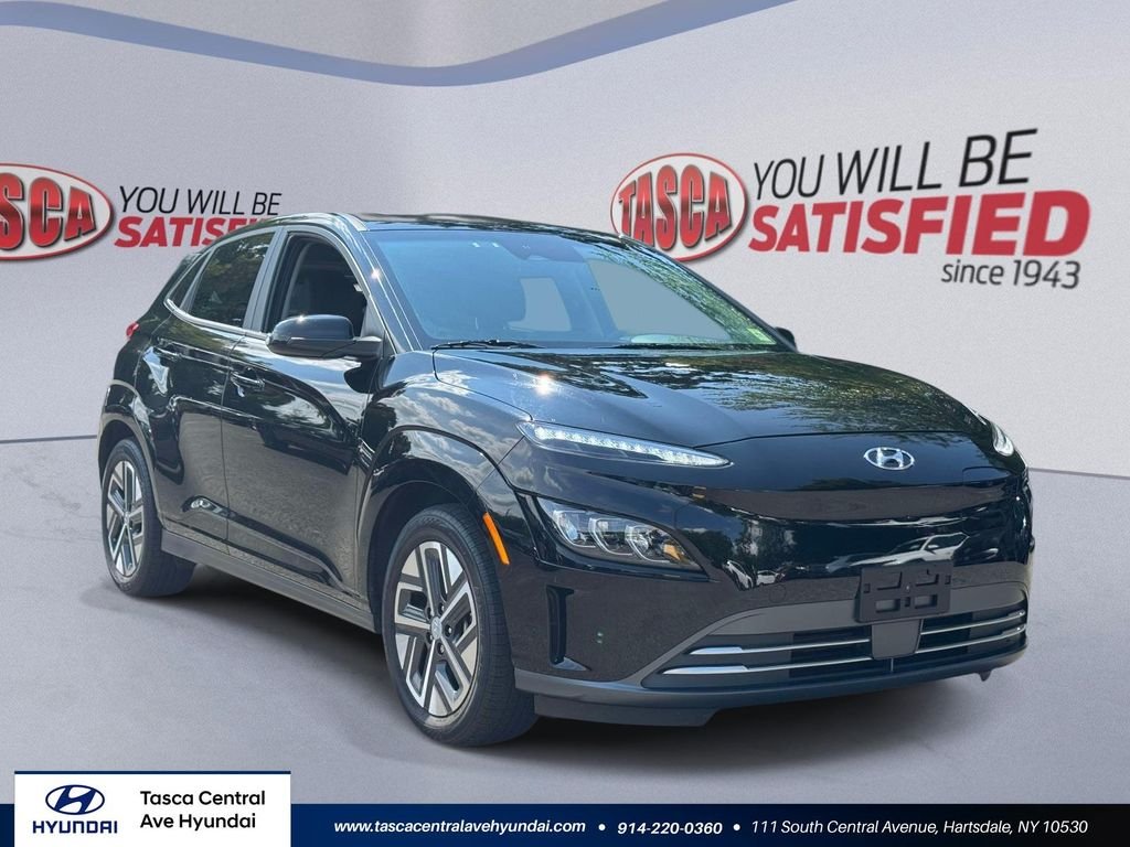 Used 2022 Black Hyundai Limited image 1