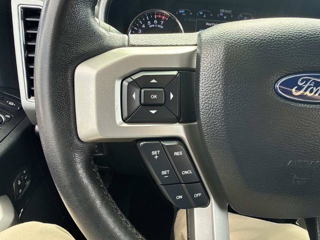 Used 2020 Oxford White Ford Lariat image 33