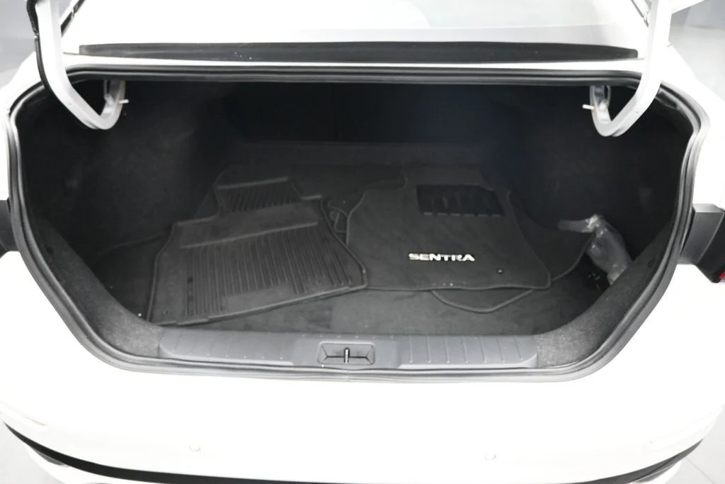Used 2024 White Nissan SR image 16