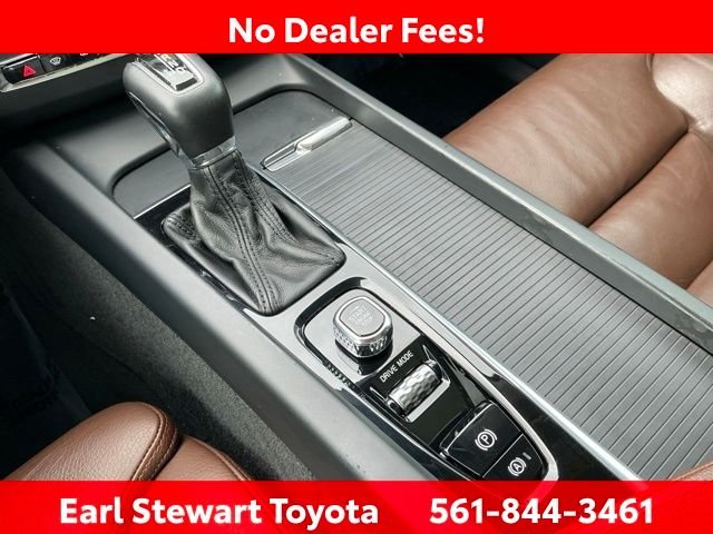 Used 2019 White Volvo T5 Momentum image 51