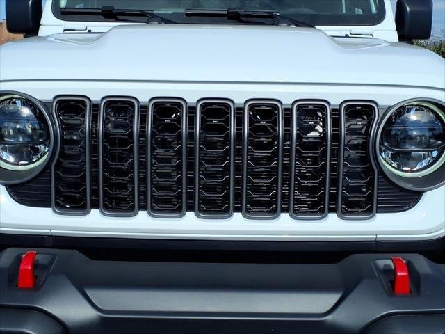 New 2026 Bright White Clear-Coat Exterior Paint Jeep Rubicon image 14