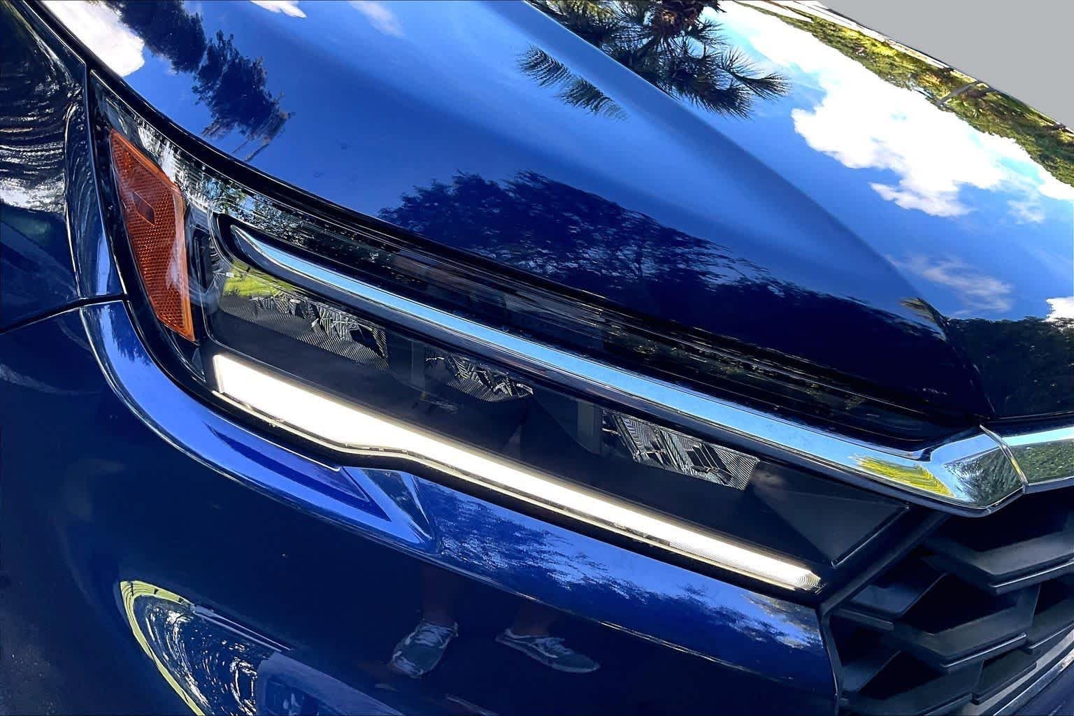 Used 2025 Obsidian Blue Pearl Honda EX-L image 26