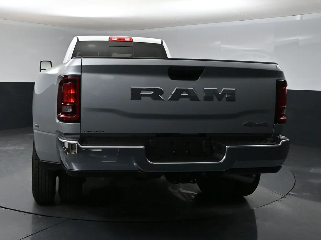 New 2026 Silver-Zynith Exterior Paint RAM Tradesman image 3