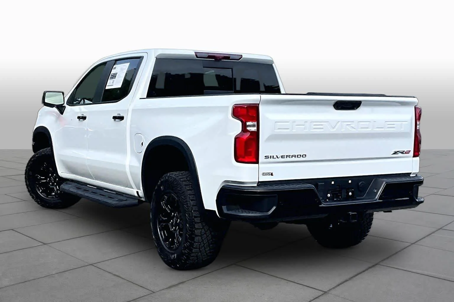 2025 Chevrolet Silverado 1500 ZR2 - Photo 12